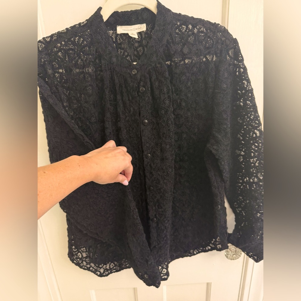 Treasure & Bond Lacy Black Top size Medium